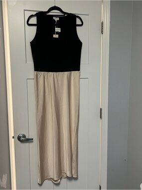 Sleeveless Black & Cream Satin Maxi Dress
